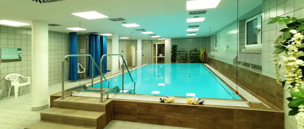 Schwimmbad in der Physiopraxis Bad Füssing für ambulante Badekur